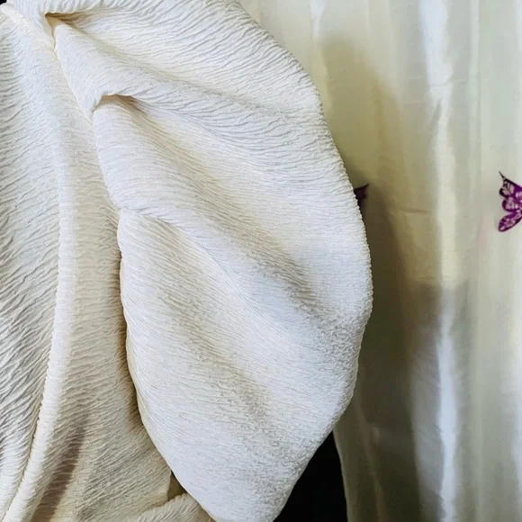 Express Ivory Bodysuit With Dramatic Sleeves size M - Picture 4 of 6